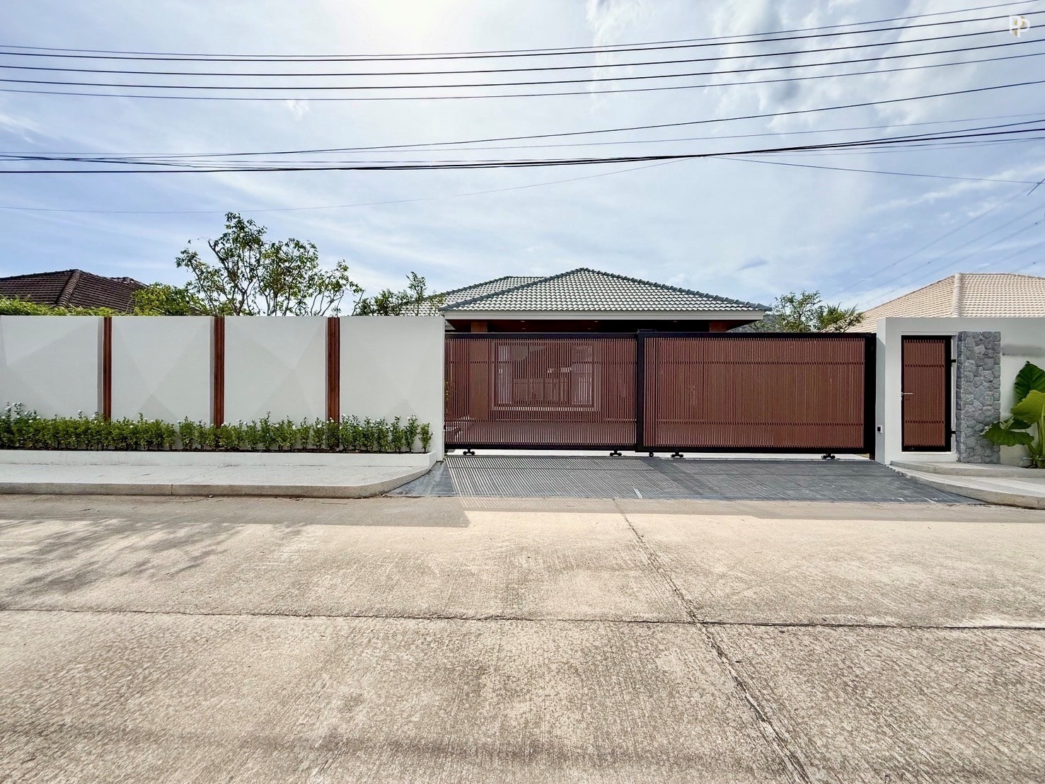 Modern Luxury Pool Villa Thalang - Image 1