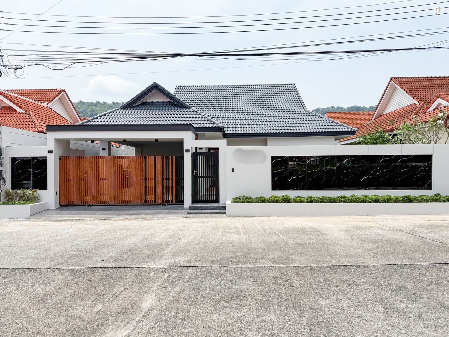 The Empire Ratsada Top Land - Image 1