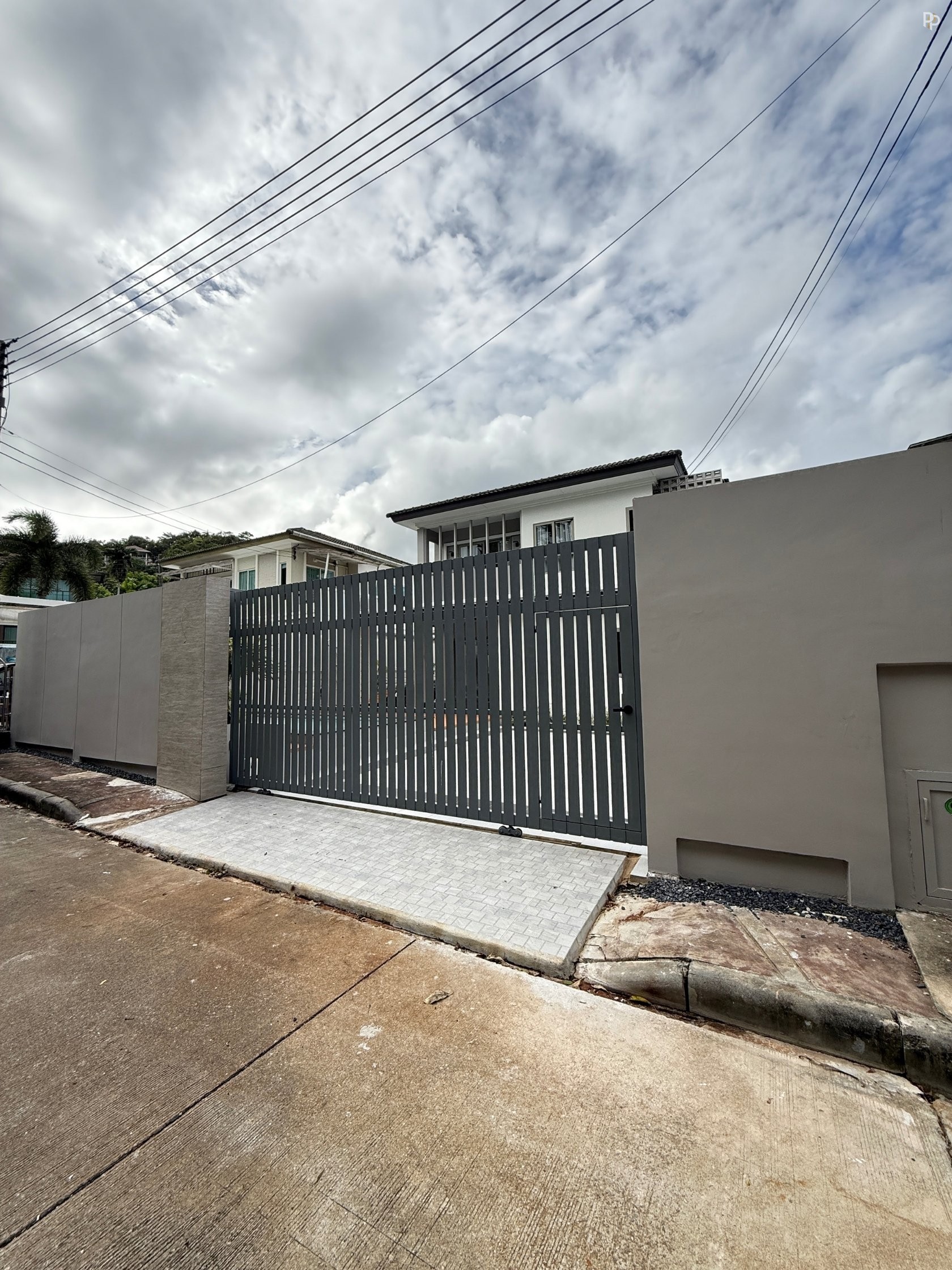 Passorn Kathu Villa - Image 1